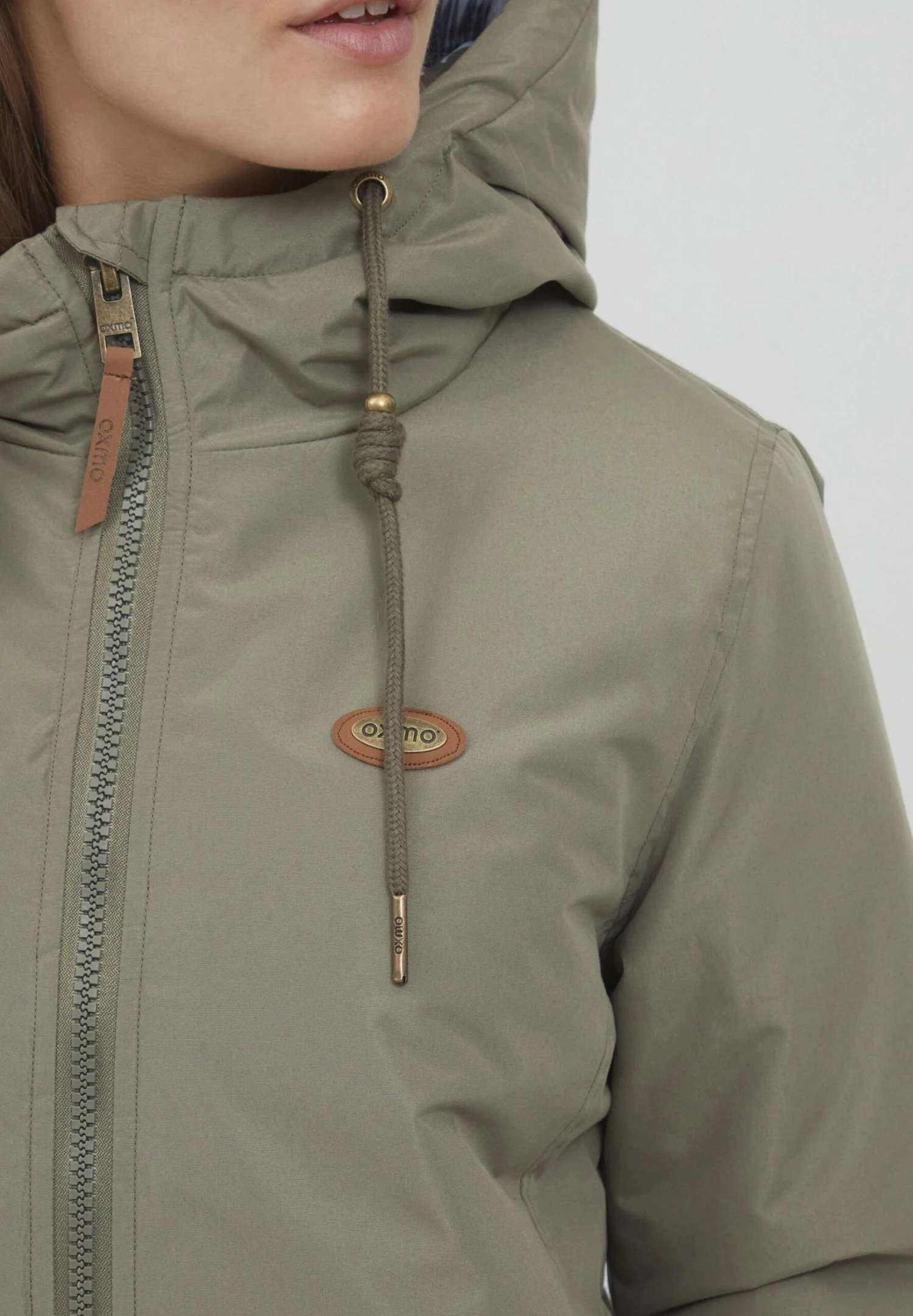 OXMO OxtanjaGiacca SportivaDusty Olive Donna Giacche E Blazer 1OX21G013-C11 4 OXMO OxtanjaGiacca SportivaDusty Olive Donna Giacche E Blazer 1OX21G013-C11 - immagine 4