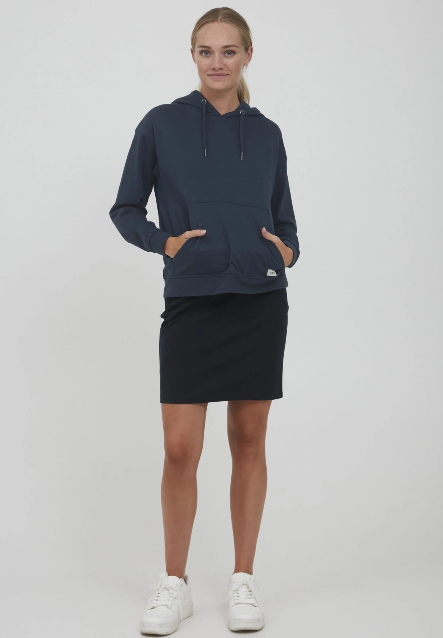 OXMO OxgretaFelpa Con CappuccioTotal Eclipse Donna Maglieria 1OX21I01L-K11 2 OXMO OxgretaFelpa Con CappuccioTotal Eclipse Donna Maglieria 1OX21I01L-K11 - immagine 2