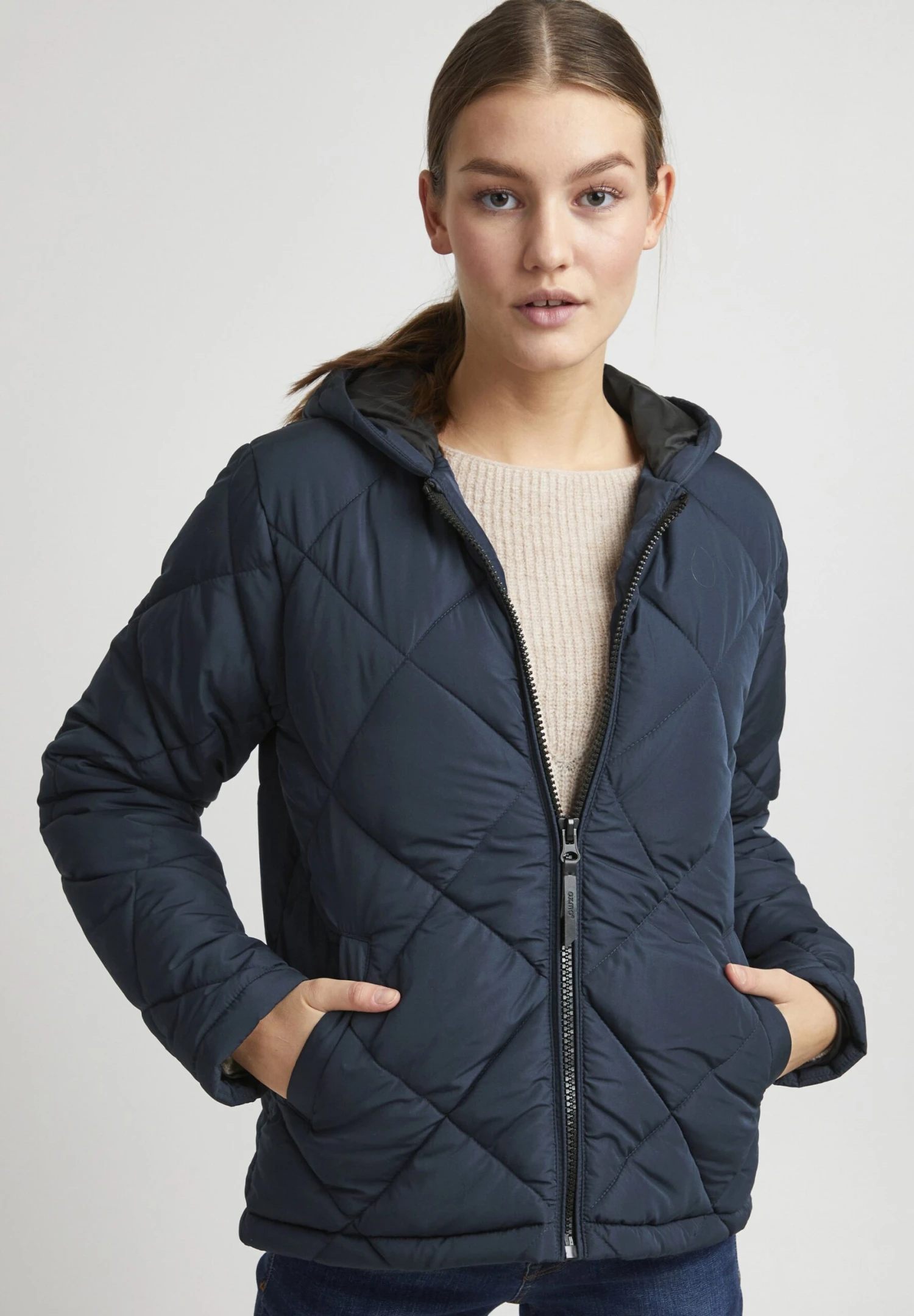 OXMO OxstacieGiacca Da Mezza StagioneTotal Eclipse Donna Giacche E Blazer 1OX21U01B-Q11 1 OXMO OxstacieGiacca Da Mezza StagioneTotal Eclipse Donna Giacche E Blazer 1OX21U01B-Q11