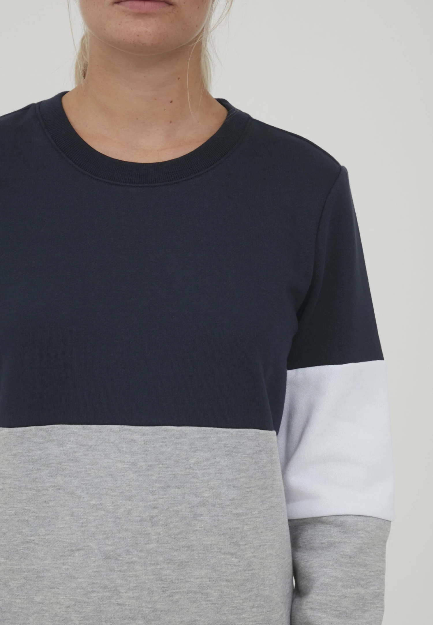 OXMO OmilaVestito EstivoInsignia Blue Donna Vestiti 1OX21C00R-K11 4 OXMO OmilaVestito EstivoInsignia Blue Donna Vestiti 1OX21C00R-K11 - immagine 4