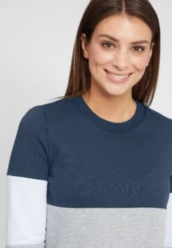 OXMO OxomayaFelpaInsignia Blue Donna Felpe 1OX21J00M-K11 -Zalando outlet 19a83d11bb274c6a86e205d2415fb0f3