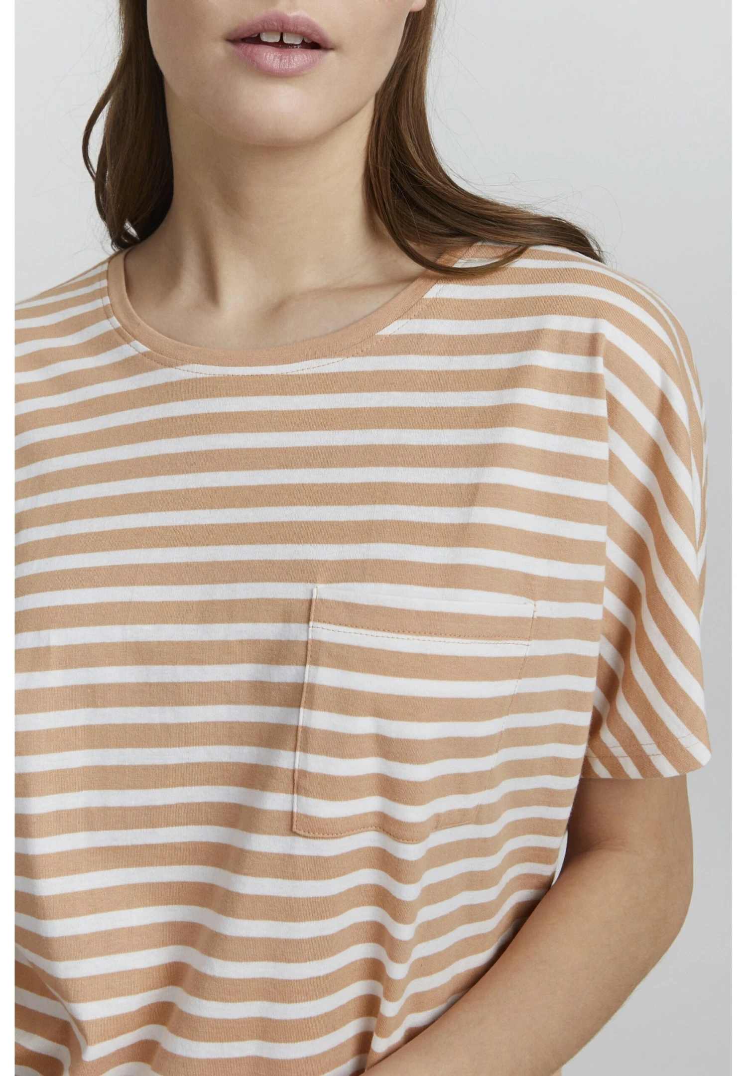 OXMO OxsteffiT-Shirt Con StampaMahogany Rose Donna T-shirt E Top 1OX21D018-J11 4 OXMO OxsteffiT-Shirt Con StampaMahogany Rose Donna T-shirt E Top 1OX21D018-J11 - immagine 4