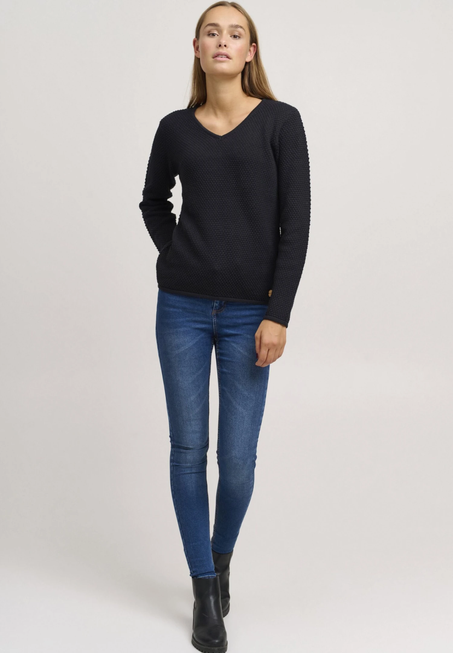 OXMO OxhannaMaglioneBlack Donna Maglieria 1OX21I01S-Q11 1 OXMO OxhannaMaglioneBlack Donna Maglieria 1OX21I01S-Q11