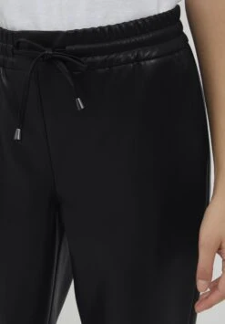 OXMO Paulia - Pantaloni - Black -Zalando outlet 3716bb8dd65d4cd2a8265a9e9b518533