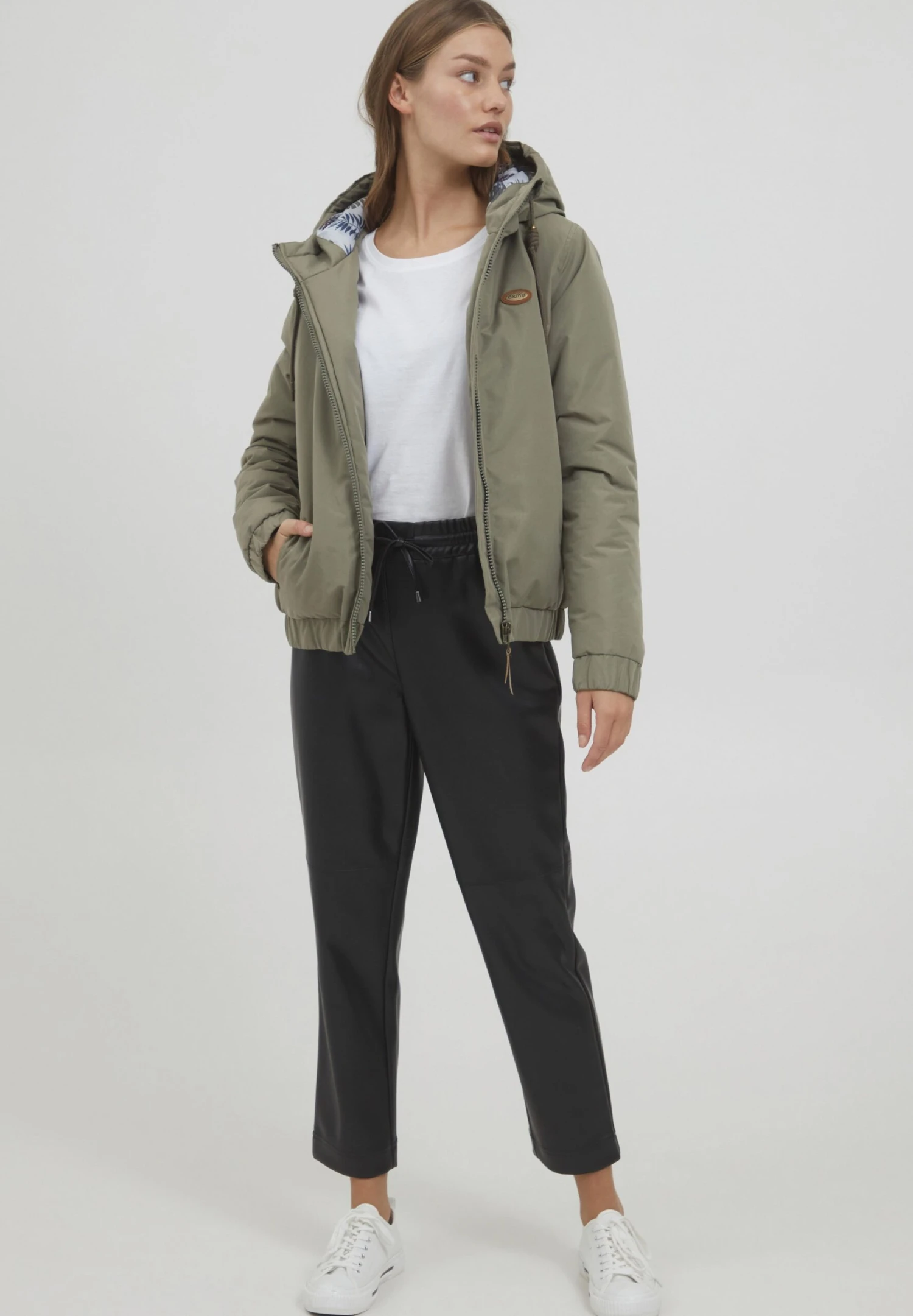 OXMO OxtanjaGiacca SportivaDusty Olive Donna Giacche E Blazer 1OX21G013-C11 2 OXMO OxtanjaGiacca SportivaDusty Olive Donna Giacche E Blazer 1OX21G013-C11 - immagine 2