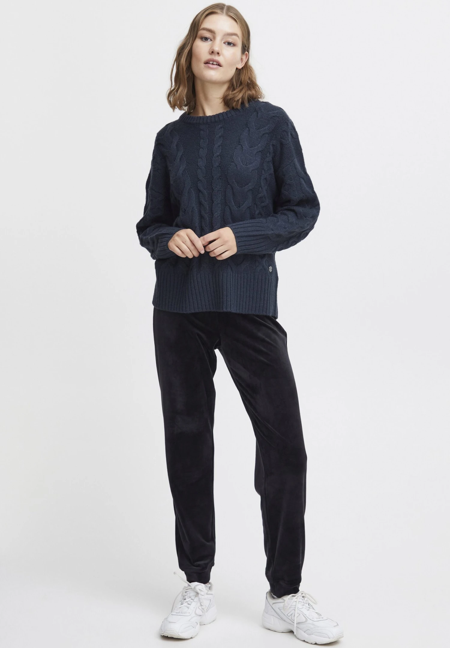 OXMO OxotanaMaglioneTotal Eclipse Donna Maglieria 1OX21I031-K11 2 OXMO OxotanaMaglioneTotal Eclipse Donna Maglieria 1OX21I031-K11 - immagine 2