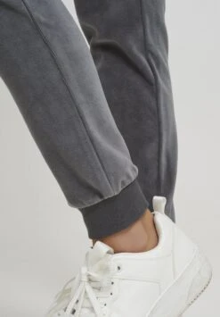 OXMO OxnikitaPantaloni SportiviCastlerock Donna Pantaloni 1OX21A00I-C11 -Zalando outlet 5e94af9deae54978bb16e84213c41cd0