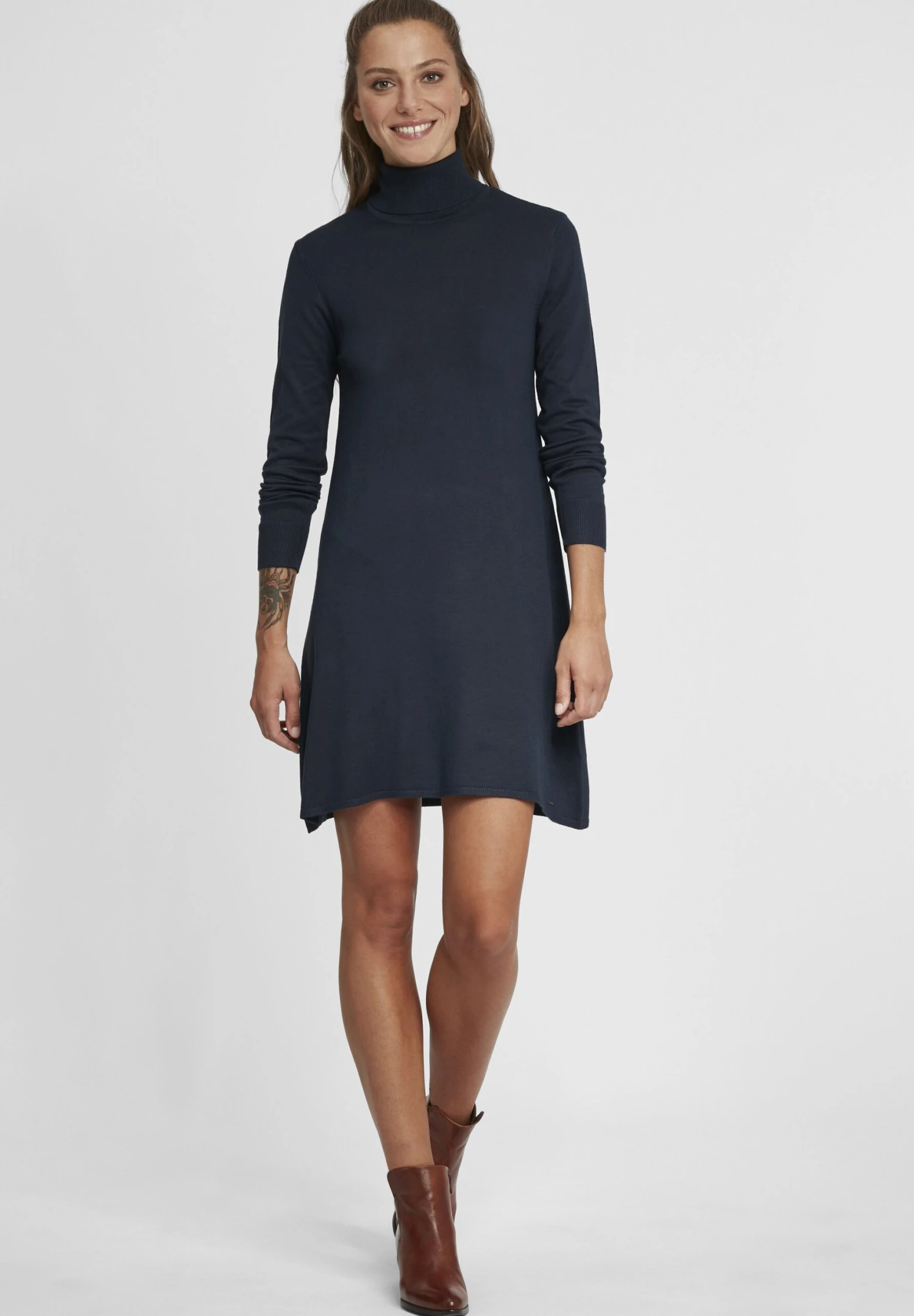 OXMO Oxwinala - Abito In Maglia - Total Eclipse 2 OXMO Oxwinala - Abito In Maglia - Total Eclipse - immagine 2