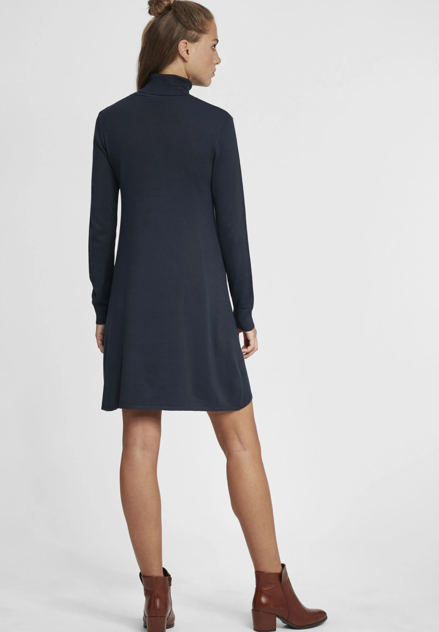 OXMO Oxwinala - Abito In Maglia - Total Eclipse 3 OXMO Oxwinala - Abito In Maglia - Total Eclipse - immagine 3