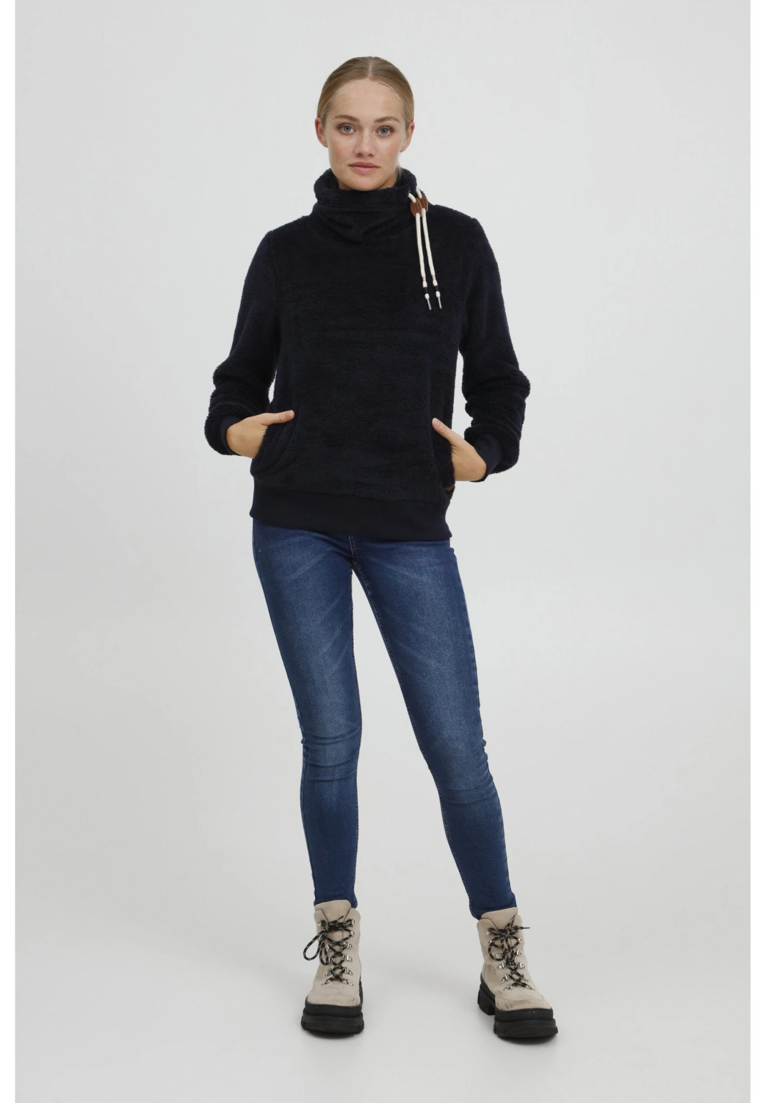 OXMO Oxanniki - Felpa In Pile - Black 2 OXMO Oxanniki - Felpa In Pile - Black - immagine 2