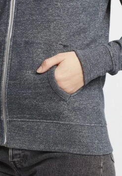 OXMO CeliaFelpa Con ZipInsignia Blue Donna Felpe 1OX21I01H-K11 -Zalando outlet a8aa68d6045a4718bc18d6db8caa17c7