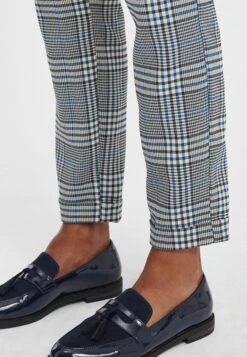 OXMO Oxlivia - Pantaloni - Insignia Blue -Zalando outlet aabd441589c94391a6088acbd8e5ba84