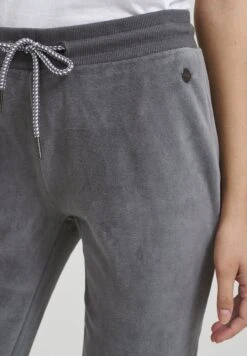 OXMO OxnikitaPantaloni SportiviCastlerock Donna Pantaloni 1OX21A00I-C11 -Zalando outlet b9d2168b1b7043079d17c6304440783a