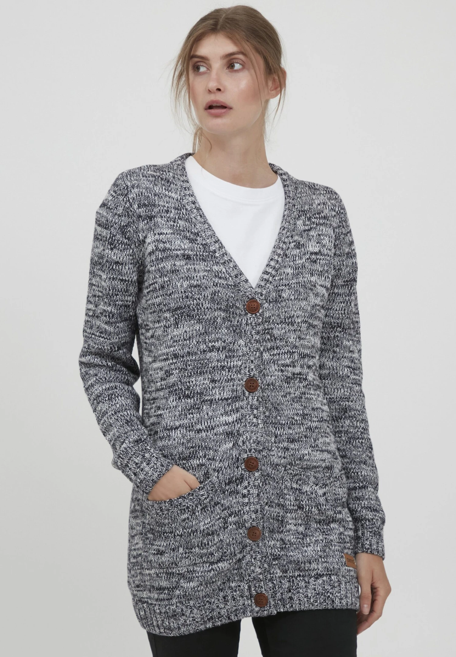 OXMO OxphilemonaCardiganInsignia B Donna Maglieria 1OX21I00O-K11 1 OXMO OxphilemonaCardiganInsignia B Donna Maglieria 1OX21I00O-K11