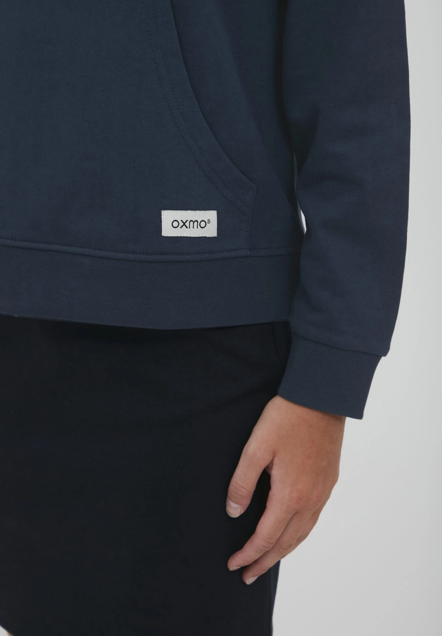 OXMO OxgretaFelpa Con CappuccioTotal Eclipse Donna Maglieria 1OX21I01L-K11 5 OXMO OxgretaFelpa Con CappuccioTotal Eclipse Donna Maglieria 1OX21I01L-K11 - immagine 5