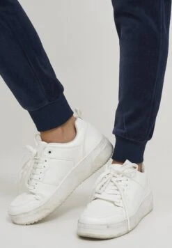 OXMO OxnikitaPantaloni SportiviInsignia B Donna Pantaloni 1OX21A00I-K11 -Zalando outlet d68c3f24505646f5b370b7abacfcf768