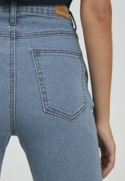 OXMO OxanniJeans A ZampaLigth Blue Denim Donna Jeans 1OX21N004-K11 -Zalando outlet d69d1063b10444669768d0ef9ae42d61