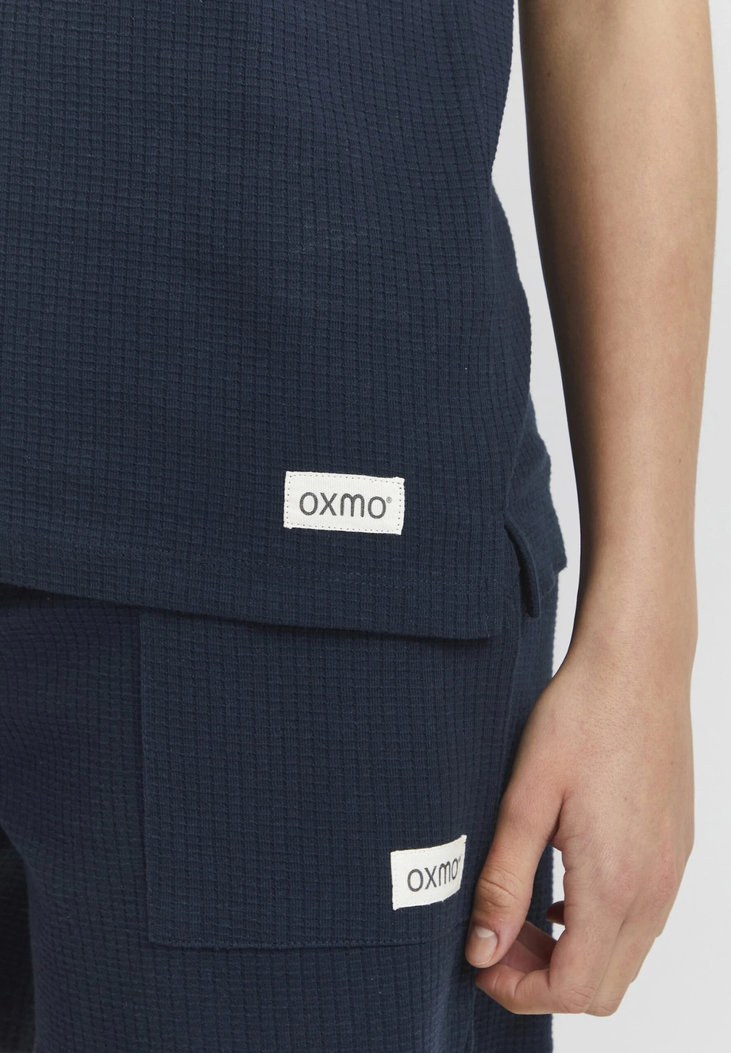 OXMO PimT-Shirt BasicTotal Eclipse Donna T-shirt E Top 1OX21D01D-K11 5 OXMO PimT-Shirt BasicTotal Eclipse Donna T-shirt E Top 1OX21D01D-K11 - immagine 5