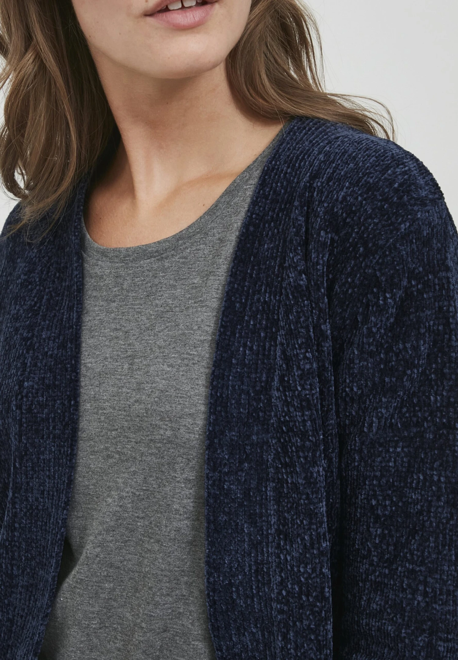 OXMO OxelisabetCardiganInsignia Blue Donna Maglieria 1OX21I01V-K11 4 OXMO OxelisabetCardiganInsignia Blue Donna Maglieria 1OX21I01V-K11 - immagine 4