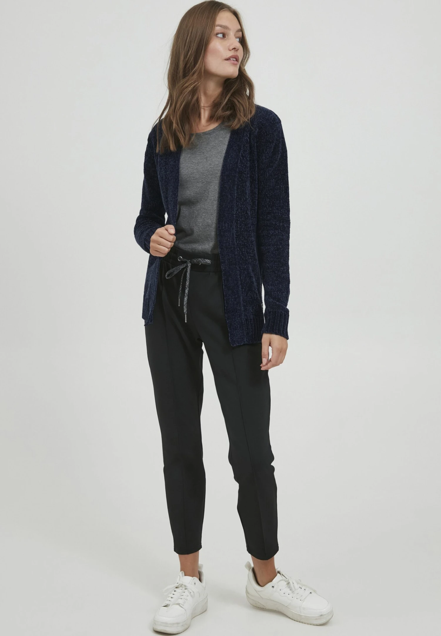 OXMO OxelisabetCardiganInsignia Blue Donna Maglieria 1OX21I01V-K11 2 OXMO OxelisabetCardiganInsignia Blue Donna Maglieria 1OX21I01V-K11 - immagine 2