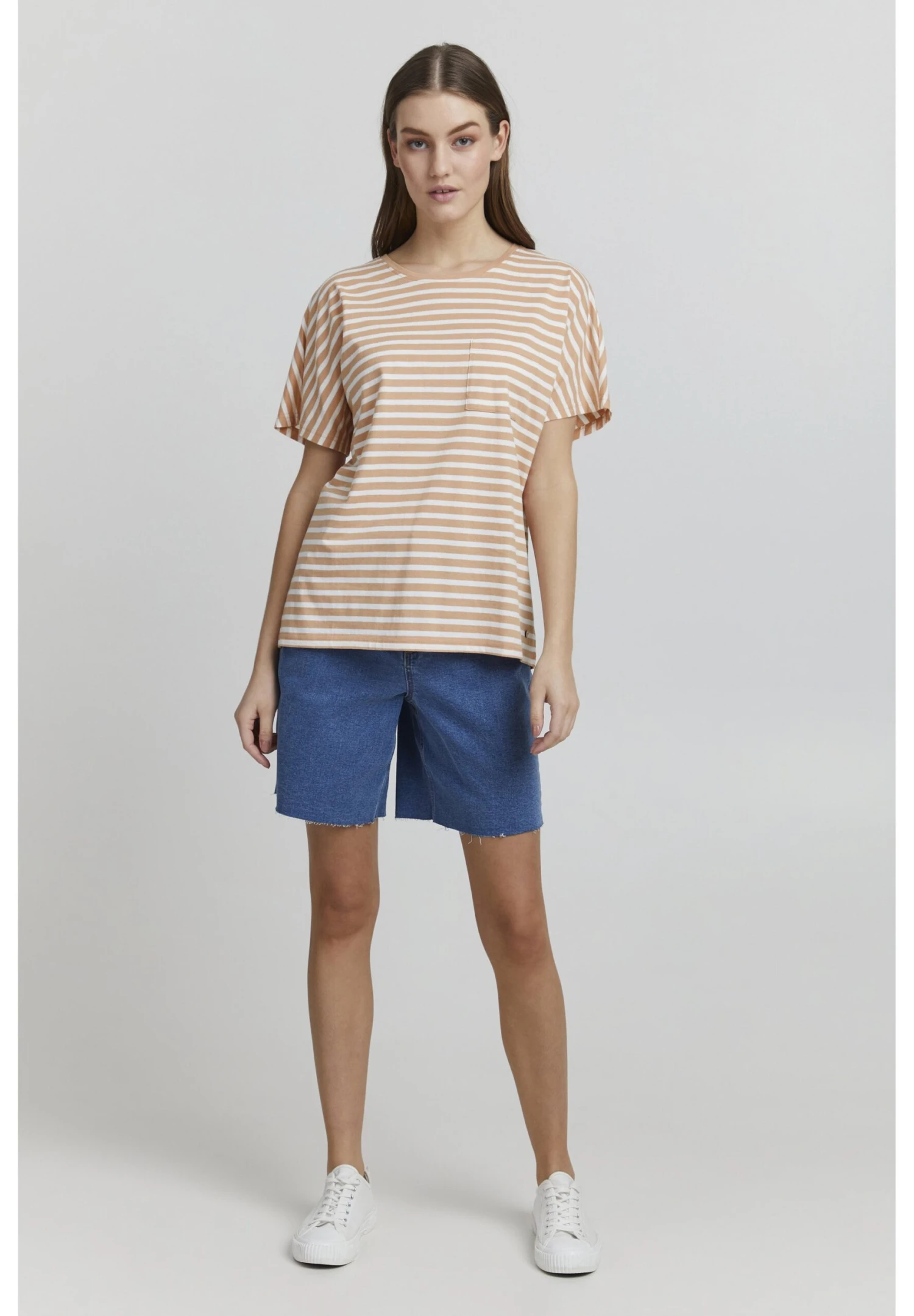 OXMO OxsteffiT-Shirt Con StampaMahogany Rose Donna T-shirt E Top 1OX21D018-J11 2 OXMO OxsteffiT-Shirt Con StampaMahogany Rose Donna T-shirt E Top 1OX21D018-J11 - immagine 2