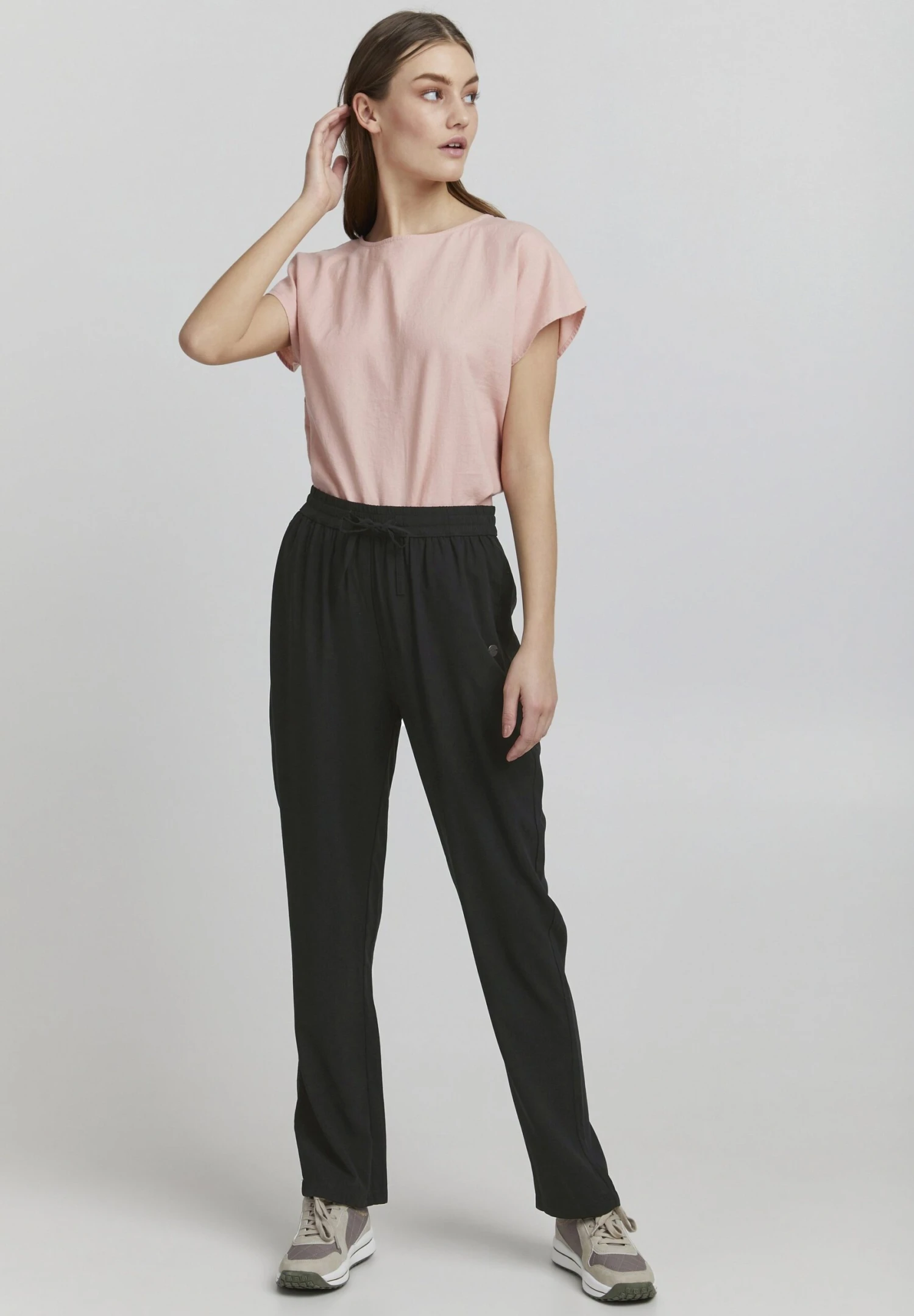 OXMO Pantaloni SportiviBlack Donna Pantaloni 1OX21A00X-Q11 2 OXMO Pantaloni SportiviBlack Donna Pantaloni 1OX21A00X-Q11 - immagine 2